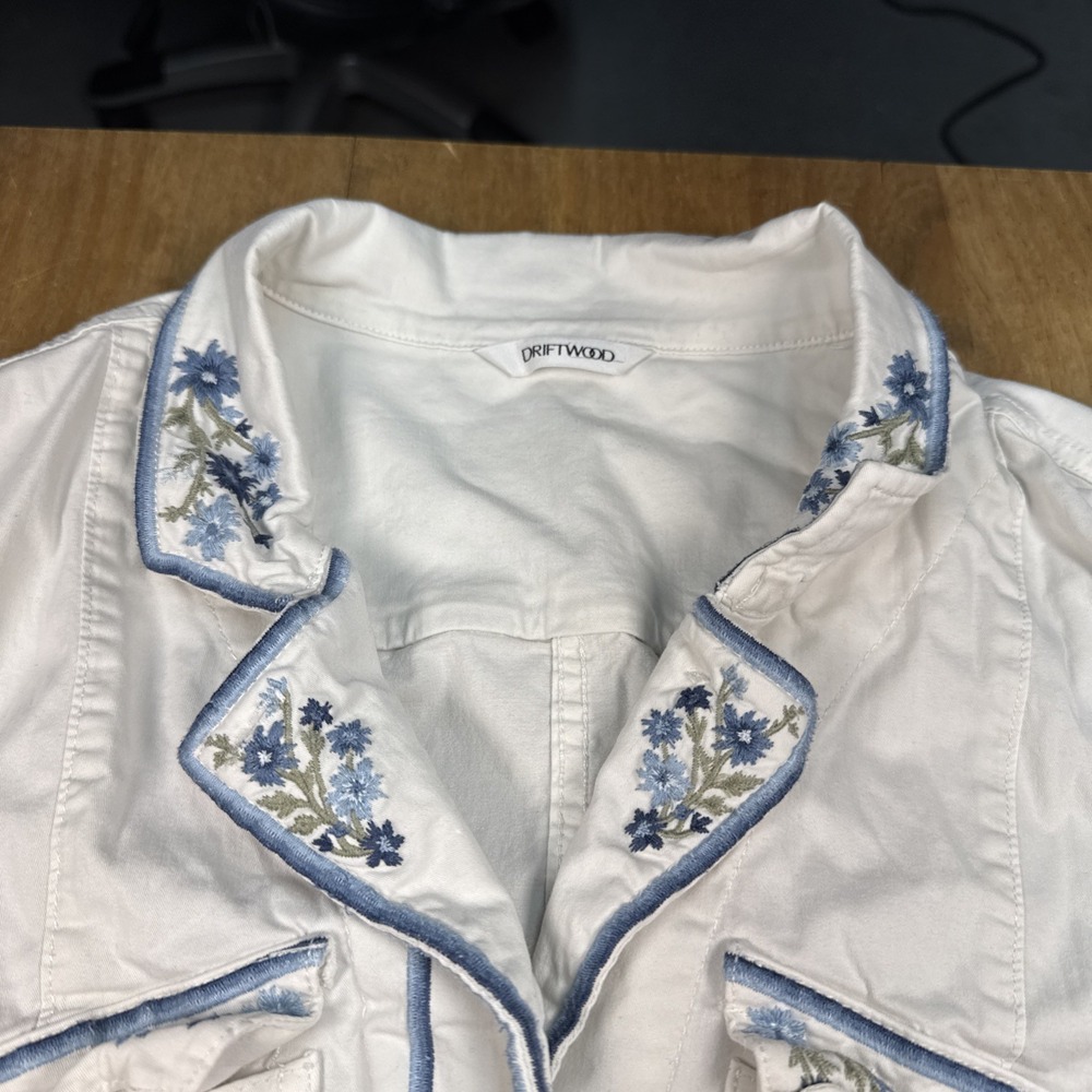 Driftwood Women's M Embroidered Floral Shortall Romper White Boho Hippie Floral - Picture 2 of 15